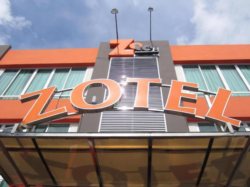 Zotel Business & Leisure Hotel Kuching Exterior foto